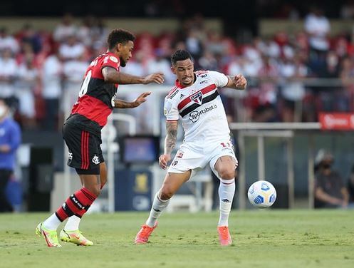 Atacante admite jogo ruim do São Paulo em derrota contra Flamengo e pede desculpas