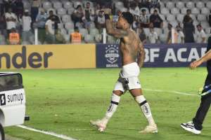 Marinho brinca com jejum, diz que tomou banho de sal e dedica vitória a Bruninho