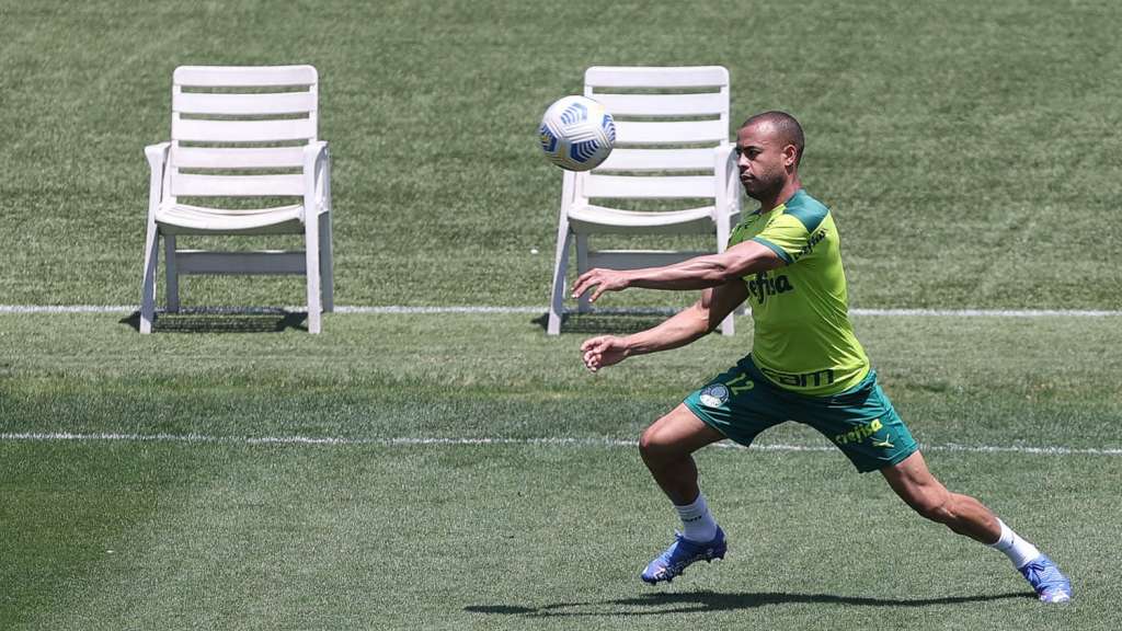 Lateral celebra plena recuperação e agora busca resgatar ritmo de jogo no Palmeiras
