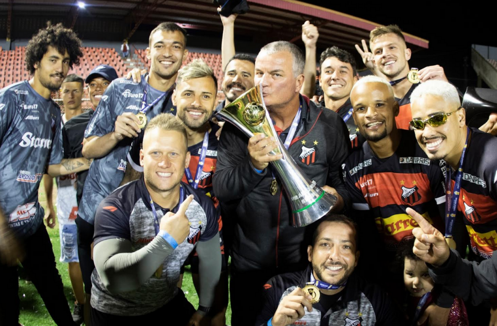 Campeão da Série C, Mazola Junior dá aula no Curso de Treinadores do Sitrefesp
