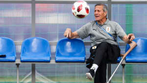 Uruguai surpreende e anuncia demissão de Tabárez; técnico do Inter é cotado para assumir