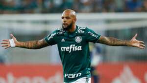 Após Inter, gigante carioca sonda Felipe Melo, do Palmeiras