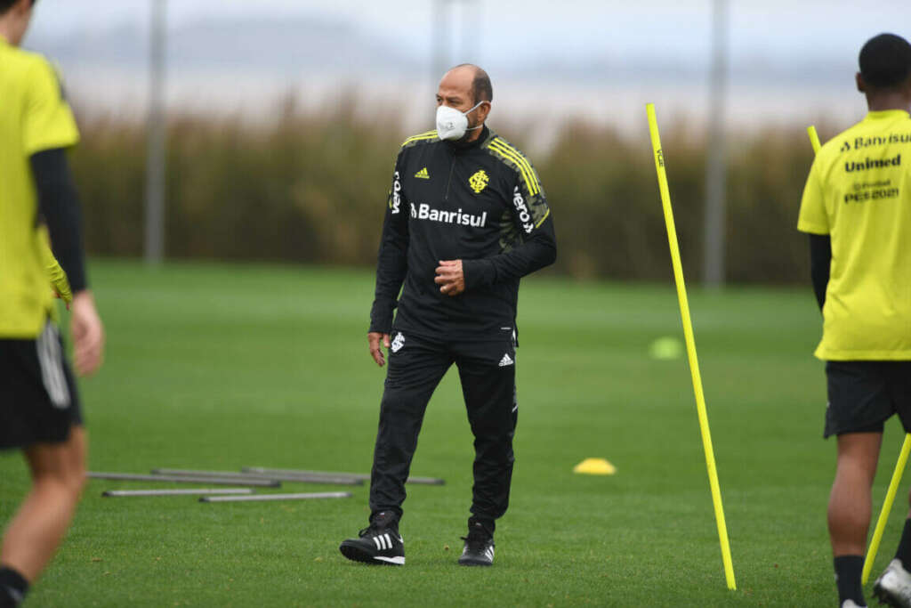 ‘Parça’ de Felipão pede demissão do Inter após vazar áudio que gerou mal-estar no grupo