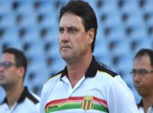 Seleção Futebol Interior da Série B amada no 3-2-3-2 e  comando de Brigatti