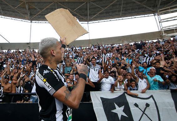 rafael navarro comemoracao botafogo2