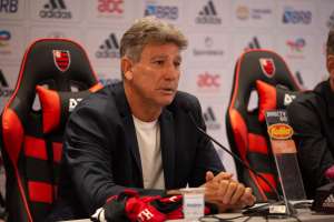 Pressionado, Flamengo deve contar com três retornos para jogo contra Atlético-GO