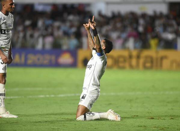 Santos 2 x 0 RB Bragantino – Marinho encerra jejum e Peixe respira