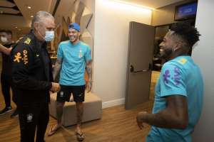 Com 13 dos 23 convocados e promessa do Corinthians, seleção treina pela 1ª vez