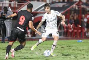 Meia valoriza ponto ganho pelo Santos com gramado ruim em Goiânia