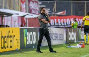 Treinador do Vitória não joga a toalha pela permanência na Série B