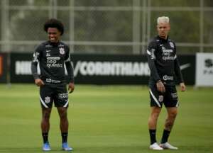 Paulistão: Enquanto passa férias no exterior, atacante do Corinthians tem casa assaltada