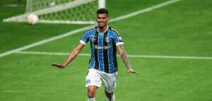 Clube europeu oferece quase R$ 10 milhões por zagueiro do Grêmio; Werder Bremen monitora