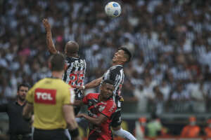 Alberto Valentim admite 'noite infeliz' do Athletico, mas minimiza goleada na Copa do Brasil