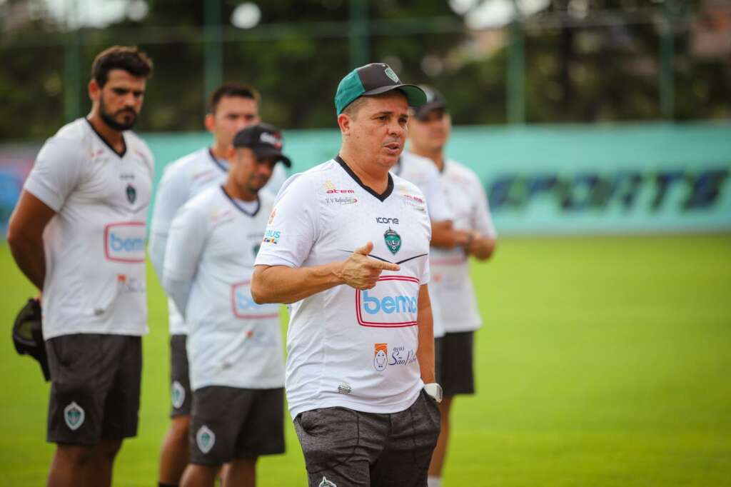 Amazonense: Manaus renova com Evaristo Piza para 2022