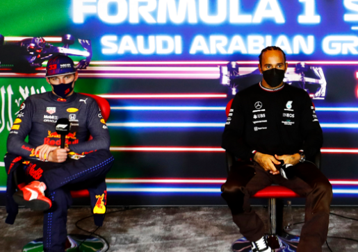 F1: Max Verstappen fala em injustiça e diz que Hamilton o tirou da pista na Arábia