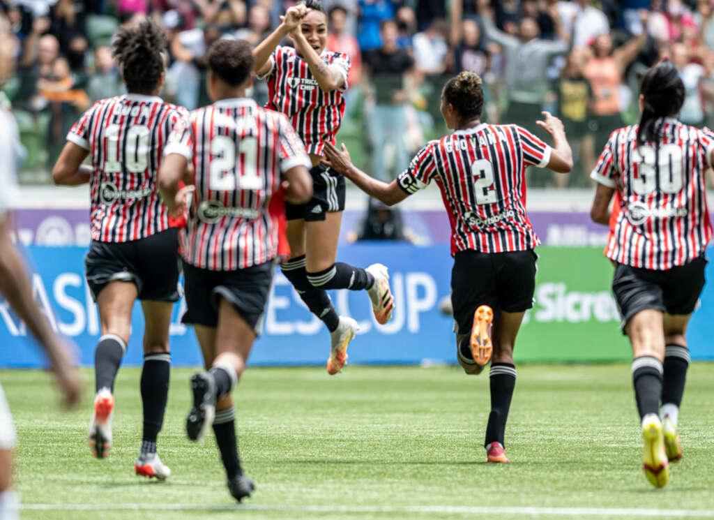 BRASIL LADIES CUP: Em jogo de cinco gols, São Paulo supera o Santos e é campeão