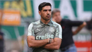Com duas Libertadores, Abel Ferreira, do Palmeiras, é eleito melhor treinador da América do Sul