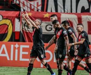 Chapecoense x Atlético-GO - Presente de Natal antecipado! Basta abrir e ser feliz!