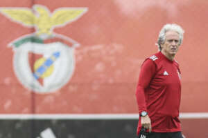 Português: Auxiliar confirma reunião entre Jorge Jesus e Flamengo, mas desmente acerto