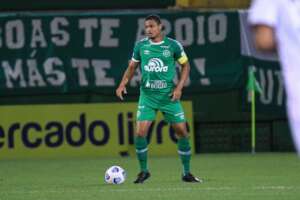 Catarinense: Chapecoense não renova com zagueiro campeão da Série B