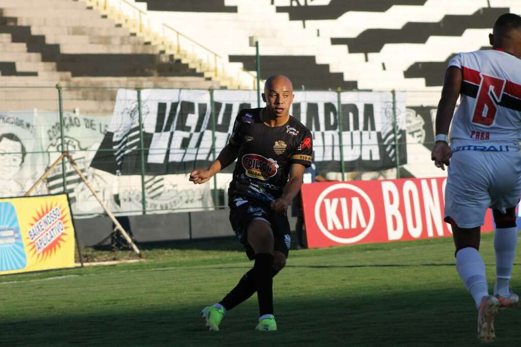 Paulista A3: Comercial renova com lateral titular e flerta com goleiro ex-Coritiba