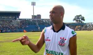 Ídolo do Corinthians revela que elenco derrubou treinador em 1999