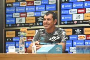 Carille revela volta de Marinho no Santos, elogia jovens e quer reforços pontuais