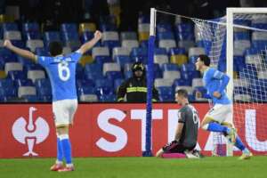 LIGA EUROPA: Napoli vence Leicester, evita vexame e vai à repescagem