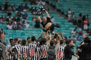 Atlético-MG prepara festa com show e homenagens para jogo contra o Bragantino