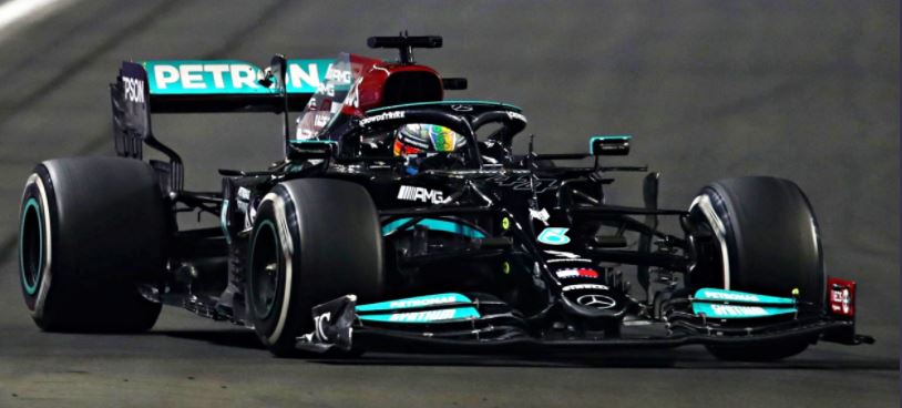 F1: Hamilton ganha prova maluca e vai à etapa final empatado com Verstappen