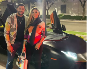 De férias em Miami, Hulk aluga carro do Batman
