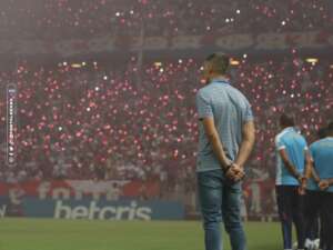 Após vaga para Libertadores, Vojvoda comemora no Fortaleza: 