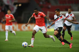 Internacional 1 x 2 Atlético-GO - Colorado leva virada e se complica pela Libertadores