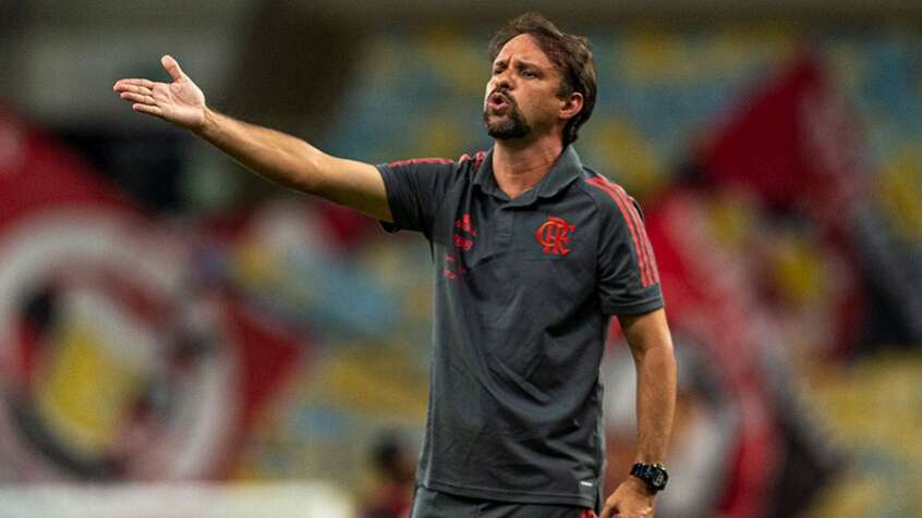 Auxiliar não vê legado no Flamengo e avisa: 'Não podemos cometer os mesmos erros' 2 Mauricio Souza