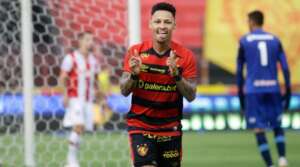 Sport rebate acusações de atacante e nega negligência médica em tratamento