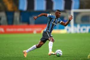 Gaúcho: Grêmio fecha com Orejuela e anuncia ex-lateral do Athletico