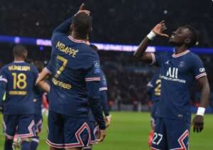 FRANCÊS: Sem Neymar, Mbappe faz 2, PSG bate Monaco e continua sobrando na liderança