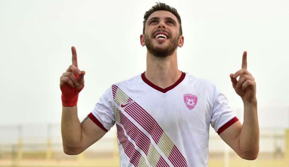 Jovem brasileiro se destaca e entra na briga por artilharia na Arábia Saudita