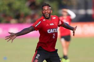 Flamengo recebe proposta de time dos EUA por lateral ex-Inter