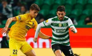 PORTUGUÊS: Sporting vence com hat-trick, assume liderança e pressiona o Porto