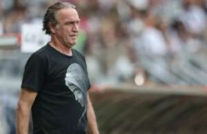 Cuca faz homenagens, lembra de Telê Santana e exalta 'ano mágico' do Atlético-MG