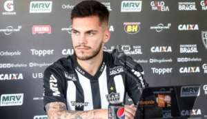 Após América-MG e Flu, gigante paulista se interessa por meia do Atlético-MG