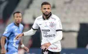 Carioca: Vasco vence concorrência e encaminha empréstimo de meia do Corinthians
