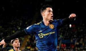 Cristiano Ronaldo comenta em post que critica escolha de Messi como melhor do mundo