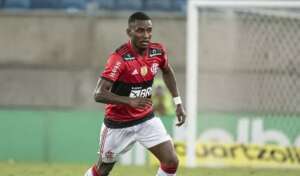 Jogador de 20 anos do Flamengo é indiciado por homicídio após atropelamento e morte de ciclista