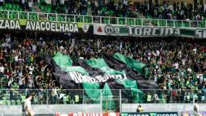 De olho na Libertadores, clube do Brasileirão promete cerveja de graça para atrair torcedores