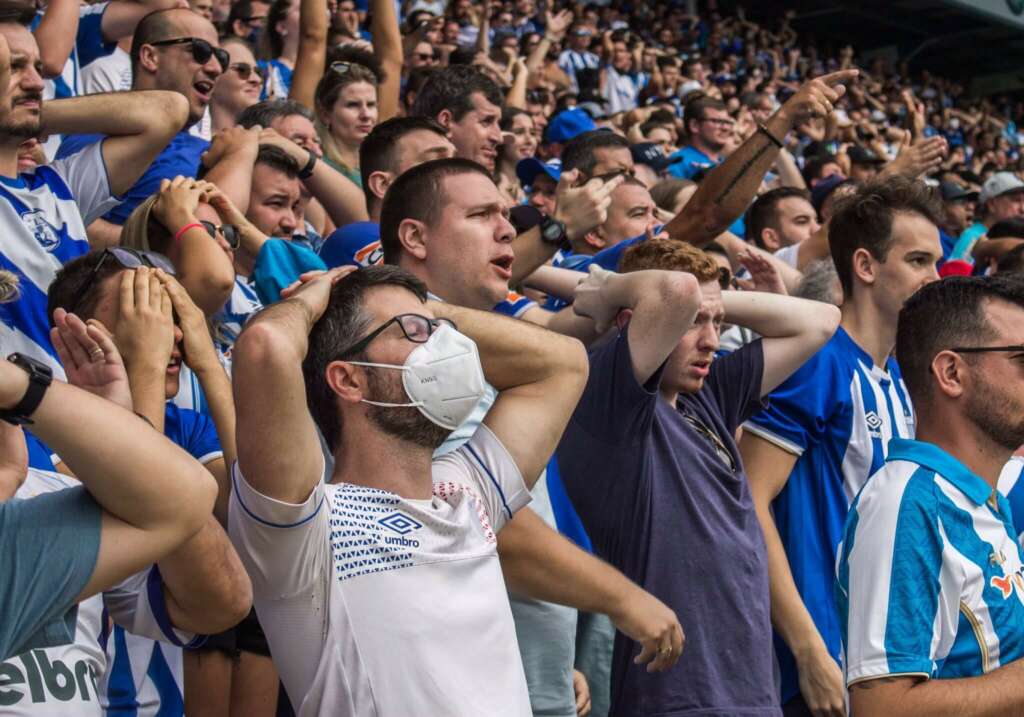 Avaí escapa de perder mando de campo e é só multado por arremesso de garrafa no jogo do acesso