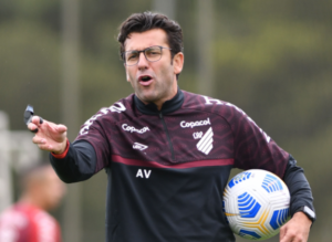 Copa do Brasil: Alberto Valentim inicia preparação para 'missão quase impossível' do Athletico-PR