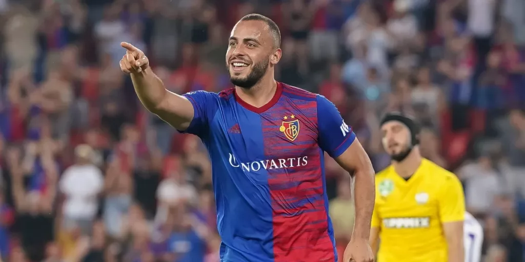 Em alta na Europa, Arthur Cabral foi de esnobado no Palmeiras a alvo do Barcelona