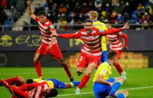 ESPANHOL: Granada marca no fim e arranca empate com Cádiz